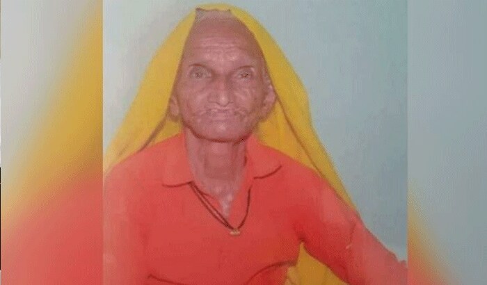 डॉक्टरी मीणा ने मोबाइल पर मां से माफी मांगते हुए कहा-'मुझे माफ करना मां- कोरोना से लोगों की जान बचानी हैं, इसलिए आपकी चिता को मुखाग्नि नहीं दे सका'।