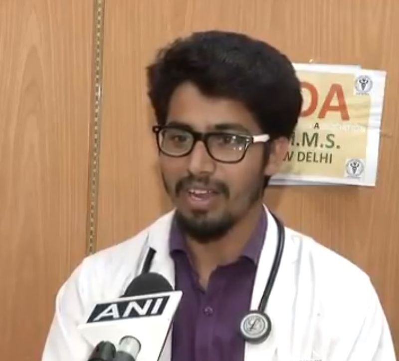 केसेज बढ़ना स्टार्ट होंगे तो अभी जितने इक्विपमेंट्स मिल रहे हैं, उतने भी नहीं मिल पाएंगे। हमें गाइडलाइंस का ध्यान रखना है।'
