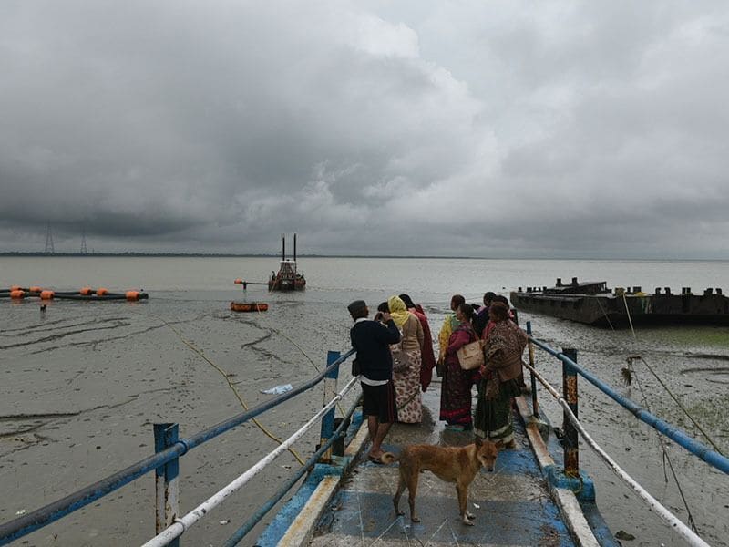 আন্দামান সাগর ও কেরল লাক্ষা দ্বীপের কাছে সমুদ্রের ঝড়ো হাওয়া উত্তাল হওয়ার সম্ভাবনা এই এলাকায় মৎস্যজীবীদের যেতে নিষেধাজ্ঞা রারি করা হয়েছে।