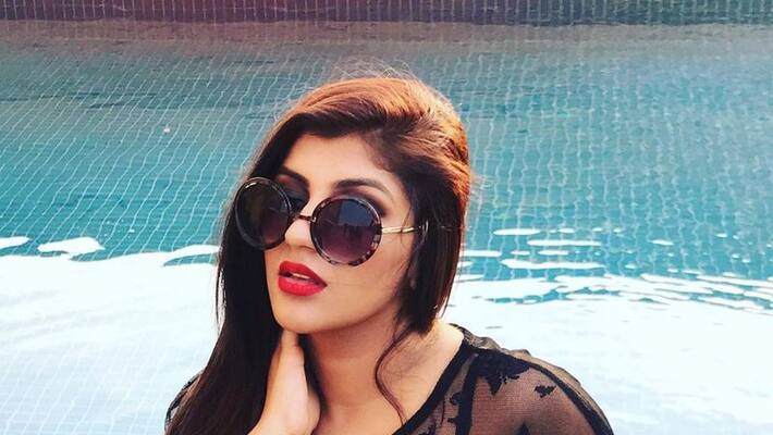 Actress Yashika Anand Hot Top Angle Selfie Going Viral Actress Yashika Anand Hot Top Angle Selfie Going Viral