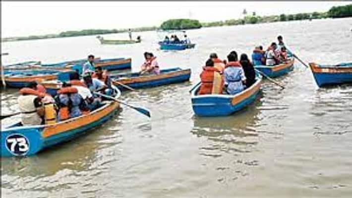 We want to entertain tourists. Boat Drivers We want to entertain tourists. Boat Drivers