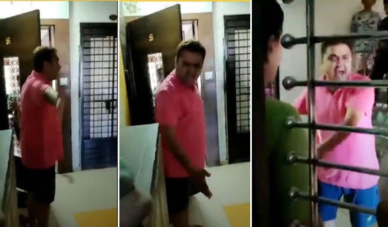इस घटना के वीडियो ने सोशल मीडिया पर सनसनी फैला दी थी। लोगों ने पड़ोसी की कड़ी आलोचना की थी।