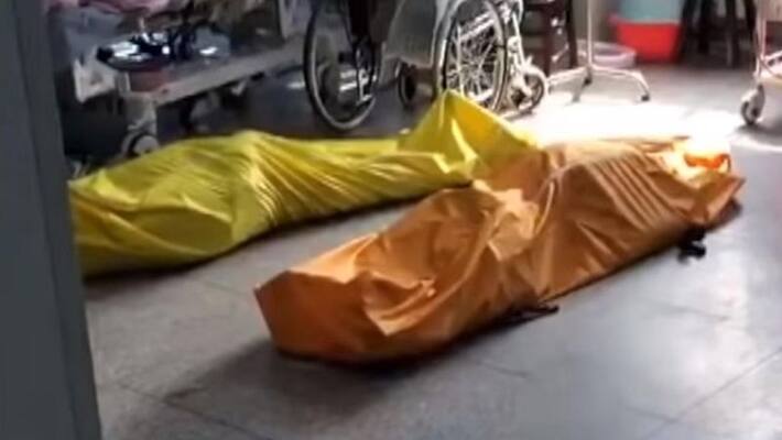 Thadepalli Police find two dead bodies in house akp Thadepalli Police find two dead bodies in house akp