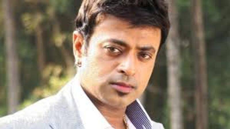 a person beats actor riyas khan for advised to do not form crowd