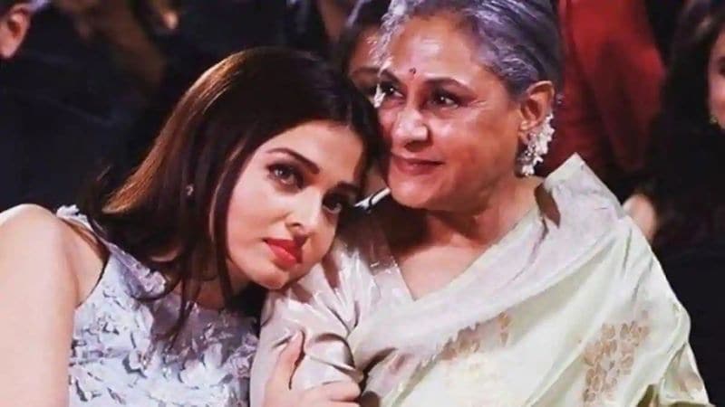 Jaya Bachchan is infamous for losing her cool, especially with the photographers. Also, with her eager fans wanting to take pictures with her. She was many times seen schooling media persons when things didn't go as expected.