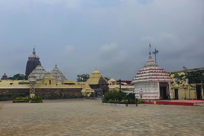 ओडिशा में खुर्दा में सबसे ज्यादा कोरोना संक्रमित- ओडिशा में कोरोना के कुल 42 केस हैं, लेकिन सबसे ज्यादा खुर्दा में 34 कोरोना पॉजिटिव हैं। इसके बाद बाकी के जिलों में एक या दो केस हैं।