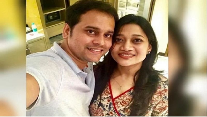 तमाम व्यस्तता के बाद भी जिस कुशलता से आईएएस दंपती अपनी सरकारी और पारिवारिक जिम्मेदारियों का निर्वहन कर रहे हैं, उससे अच्छे नतीजे की उम्मीद की जा रही है।