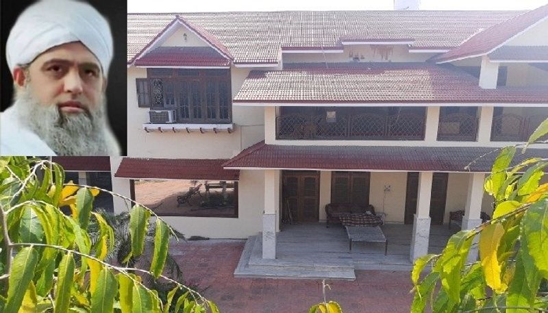 तब्लीगी जमात के अमीर मौलाना साद कांधला के मूल निवासी हैं। इनके पूर्वज आजादी से पहले कांधला छोड़कर दिल्ली में बस गए थे, मौलाना साद के रिश्तेदार यहां रहते हैं। उनके दो बेटों की भी कांधला में ससुराल है। आज पुलिस और खुफिया विभाग की टीम ने छापा मारा। एक घंटे तक जांच कर टीम बिना कुछ बताए लौट गई।