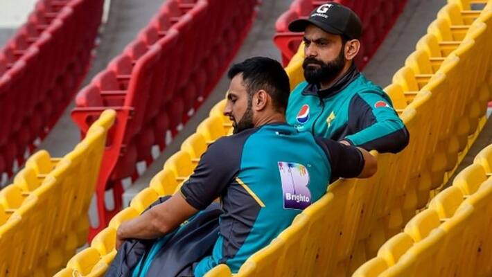 Ramiz Raja and Shoaib Malik engage in heated arguement in twitter over retirement remark Ramiz Raja and Shoaib Malik engage in heated arguement in twitter over retirement remark