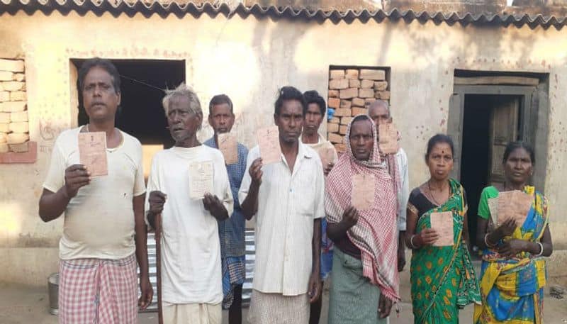 West Bengal: Mortgaged ration cards amid lockdown recovered, returned to their rightful owners