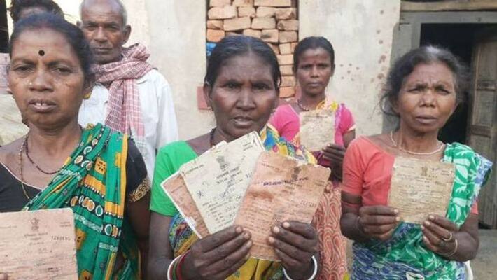 Mortgaged ration cards redeemed from the head of the village in Purulia, West Bengal, the poor got their rights kpb Mortgaged ration cards redeemed from the head of the village in Purulia, West Bengal, the poor got their rights kpb