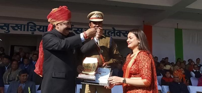 वह कहती हैं सेंट मैरी स्कूल में वह कक्षा 9 से ही टीना के साथ पढ़ रही थी। कक्षा 11 में जब टीना ने ह्यूमिनिटीस में पढ़ाई शुरू की तो ही उसने यह तय कर लिया था कि उसे आईएएस ही बनना है।