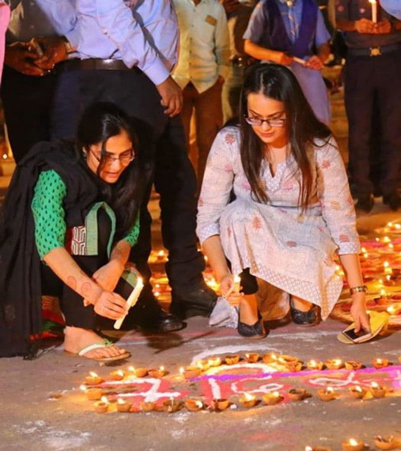 Bhilwara DC Tina Dabi becomes model controlling Covid-19