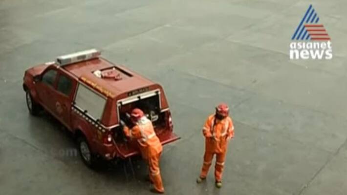 freelance journalist praises kerala fire force to brought help to his mother amid lockdown freelance journalist praises kerala fire force to brought help to his mother amid lockdown