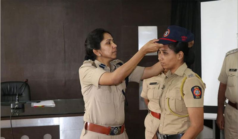 आईपीएस बनने के बाद डॉ. सिंह की पहली पोस्टिंग नक्सली गढ़ दक्षिण गढ़चिरौली में थी। इसके बाद में 2011 में भंडारा में पोस्टिंग हुई। भंडारा में वे 56 वर्षों में वे पहली महिला पुलिस अधिकारी बनी थीं।
