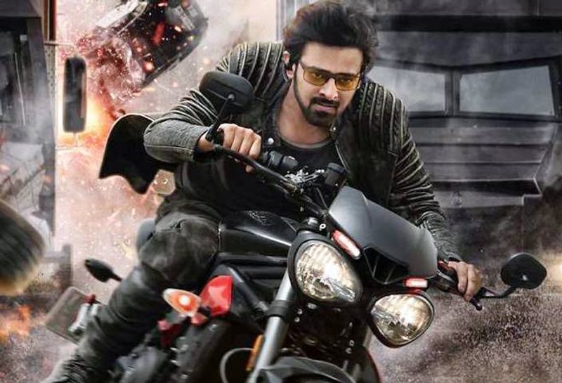 অথবা তিনি ব্যবসার কাজেও নজর দিতে পারেন। সেই কথাও জানিয়ছিলেন। এই মন্তব্যের পরই প্রভাসকে ঘিরে শুরু হয়েছিল জল্পনা। তবে কী অভিনেতা ছাড়তে চলেছেন অভিনয় জগত।