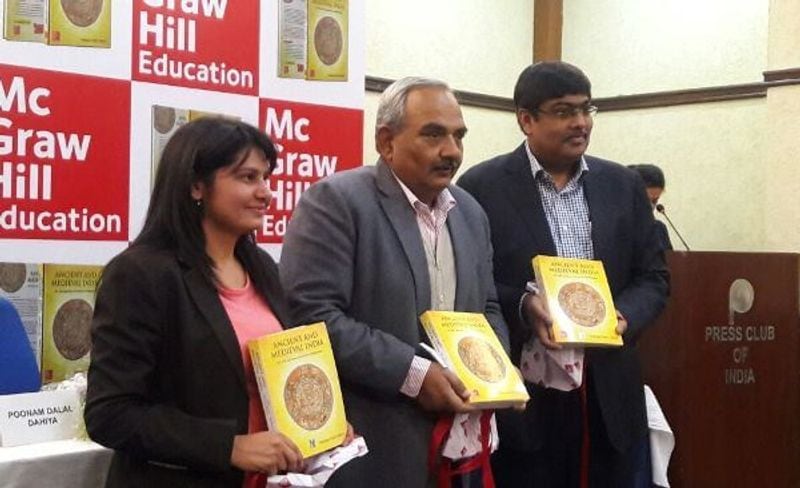 अगर पूनम की सफलता पर गौर करें तो हमें यह देखने को मिलता है कि परिजनों की प्रेरणा और उनके सहयोग से कठिन परिस्थितियों में भी लक्ष्य को प्राप्त किया जा सकता है। पूनम कहती हैं कि ससुराल वालों के सपोर्ट की वजह से उन्हें सफलता मिली। वो लेखिका भी हैं और अपनी किताबें भी लॉन्च कर चुकी हैं।