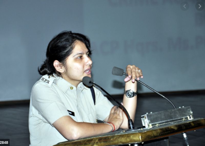 पूनम के लिए यह अवसर एक बड़ी चुनौती के रूप में आया क्योंकि एक तो उनकी तैयारी काफी सालों पहले छूट चुकी थी और उपर से उन्हें 24*7 अपनी ड्यूटी में तैनात रहना पड़ता था। इसके अलावा वह उस समय 9 माह की गर्भवती भी थीं। लेकिन इन तमाम चुनौतियों के बावजूद पूनम हार नहीं मानी और सेल्फ स्टडी शुरू कर दी। फिर उन्होंने यूपीएससी की परीक्षा में सफलता का परचम लहराते हुए अखिल भारतीय स्तर पर 308वां रैंक हासिल की थी।
