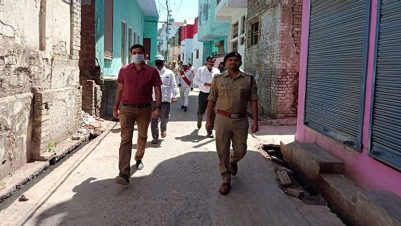 उन्होंने बताया कि इस लॉकडाउन में लोगों का घर से निकलना बंद हो गया है। ऐसे में इस चीज का भी ध्यान रखा जाता है कि किसी भी जरूरतमंद को आवश्यक चीजों के लिए परेशान न होना पड़े।