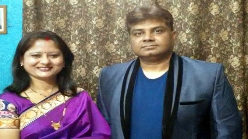इनका नाम है डॉ. शिप्रा धर। बीएचयू से एमबीबीएस और एमडी कर चुकीं शिप्रा धर वाराणसी में नर्सिंग होम चलाती हैं। शिपरा के इस काम में उनके पति डॉ. एमके श्रीवास्तव भी उनका बखूबी साथ देते हैं।