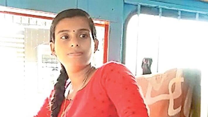 22 year old woman drives tanker lorry 22 year old woman drives tanker lorry
