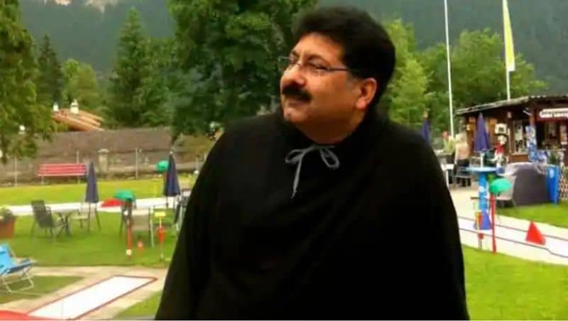 दरअसल, भीलवाड़ा डीएम राजेंद्र भट्ट 2007 बैच के राजस्थान कैडर के आईएएस अधिकारी हैं। राजेंद्र भट्ट एक पीसीएस अधिकारी रहे हैं। वह शुरू से ही आईएस अधिकारी नहीं थे, बल्कि राज्य सरकार द्वारा उन्हें 2007 में आईएएस में प्रमोट किया गया था। राजेंद्र भट्ट ने कहा, ‘वो सामान्य आईएएस अधिकारी नहीं हैं’. ‘ उन्हें राजस्थान राज्य सेवा से पदोन्नति देकर आईएएस अधिकारी बनाया गया है। मैं कहना चाहूंगा कि वो किसी भी सीधे तौर पर चुनकर आए आईएएस अधिकारी से बेहतर हैं।’