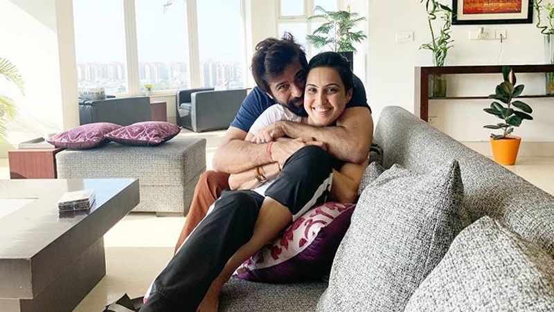 बता दें कि शलभ के साथ काम्या की ये दूसरी शादी है। काम्या की पहली शादी बिजनेसमैन बंटी नेगी से हुई थी। शादी के 10 साल बाद दोनों का तलाक हो गया। पहले पति से काम्या को एक बेटी भी है।