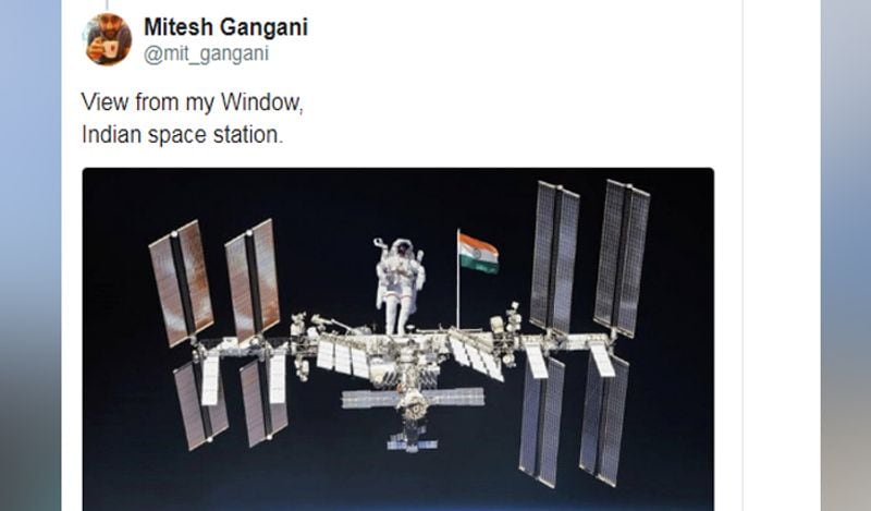 ये शख्स तो सबसे आगे निकला। इसने तो अपनी घर की खिड़की से इंडियन स्पेस स्टेशन ही देखने का दावा किया और उसकी तस्वीर शेयर कर दी।