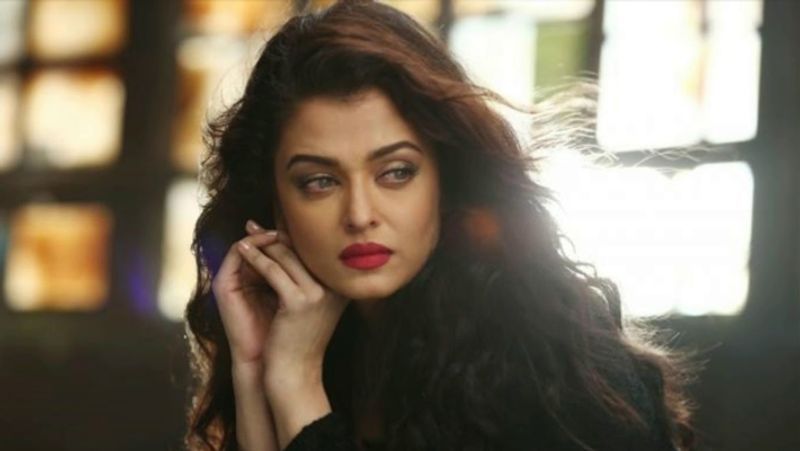 <p>Apparently, he noticed a photographer taking Aishwarya Rai from a low angle and immediately called out him and asked what kind of picture he is trying to capture of Aishwarya Rai.</p>