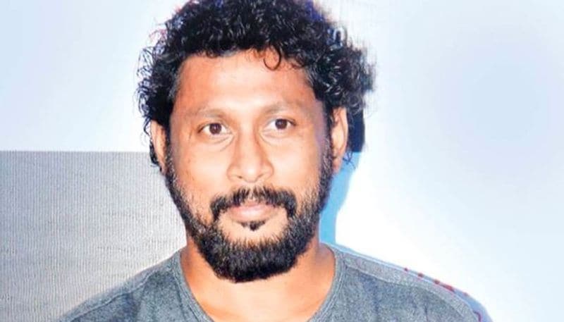 না, এক সাক্ষাৎকারে সাফ জানিয়েছেন ছবির পরিচালক সুজিত সরকার। তাঁর মতে দুজনের মধ্যেই এক অদ্ভুদ ব্যালন্স কাজ করত সেটে।