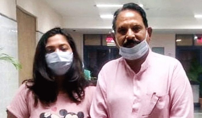 भोपाल एम्स से ठीक होकर घर पहुंचने वाले धाकड़ तीसरे तीसरे मरीज है जो स्वस्थ घर पहुचे है। इसके पहले एम्स से 2 मरीज पिता और बेटी पत्रकार केके सक्सेना और उनकी बेटी गुंजन सक्सेना भी स्वस्थ होकर घर पहुंचे थे।