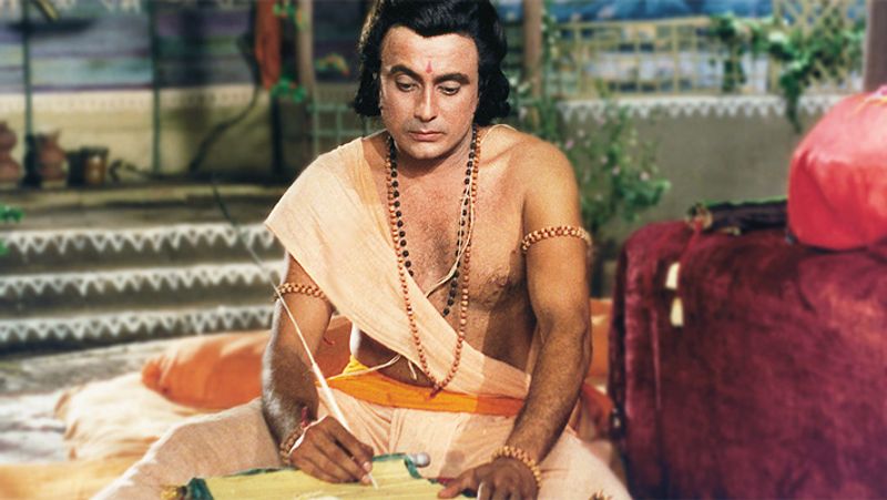 संजय जोग अपनी इसी खासियत की वजह से रामायण में भरत बने और वो भी अपने इस सरल स्वभाव के किरदार से लोगों के दिल में जगह बनाने में कामयाब रहे, उन्हें दर्शकों से खूब प्यार मिला और सभी उन्हें रियल लाइफ में भरत समझने लगे।
