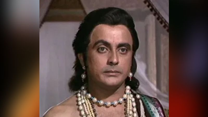 संजय को 'रामायण' में रोल कैसे मिला, इसकी कहानी भी दिलचस्प है। उन्होंने एक गुजराती फिल्म 'माया बाजार' में महाभारत के अभिमन्यु का रोल प्ले किया था। उसमें उनके मेकअप मैन थे गोपाल दादा। रामानंद सागर की 'रामायण' में भी गोपाल दादा ही मेकअप का जिम्मा संभाल रहे थे। सीरियल के लिए कास्टिंग चल रही थी और गोपाल दादा ने ही रामानंद सागर को संजय जोग का नाम सुझाया।