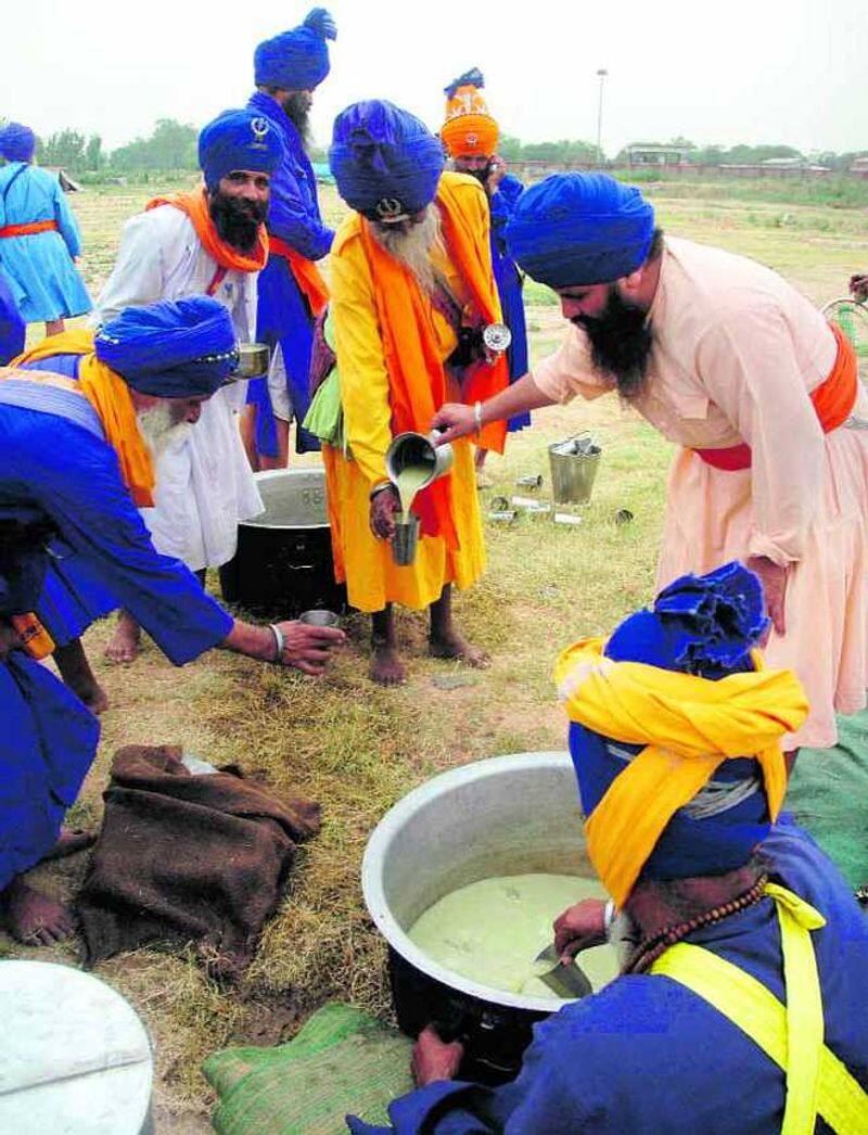 who are the Nihangs the highly violent sikh cult who chopped off a police mans hand in patyala