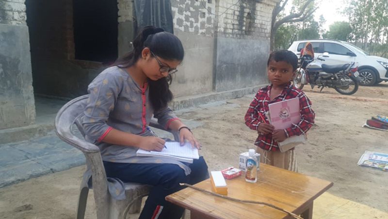 प्रतापगढ़ के एंजिल्स इंटर कालेज में पढ़ने वाली छात्रा जागृति मिश्रा लॉकडाउन के पहले अपने ननिहाल लालगंज कोतवाली के खजूरी गांव आई हुई थीं। ननिहाल में रहने के दौरान ही लॉकडाउन हो गया। जिसके बाद जागृति को ननिहाल में ही रुकना पड़ा। जागृति के ननिहाल के के सामने ही एक बड़ी आम की बाग है। वहां दिन भर आसपास के बच्चे खेलते रहते थे।