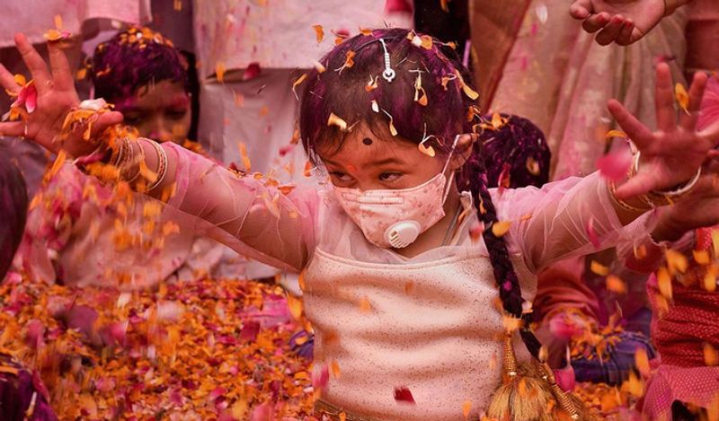 भारत में संक्रमण फैलाने का सबसे बड़ा जिम्मेदार तब्लीगी जमात को माना जा रहा है। लेकिन इस बीच ये भी मानना चाहिए कि शुरुआत में किसी ने इस वायरस के खौफ को गंभीरता से नहीं लिया। अगर ऐसा किया जाता तो भारत में हालात ऐसे नहीं होते।