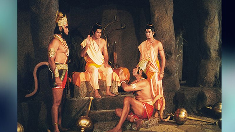 हाल ही में दारा सिंह के बेटे विंदू दारा सिंह ने एक इंटरव्यू में पिता से जुड़ी कुछ बातों का खुलासा किया। विंदू ने बताया कि रामायण की शूटिंग के दौरान उनके पिता ने नॉन-वेज खाना छोड़ दिया था।