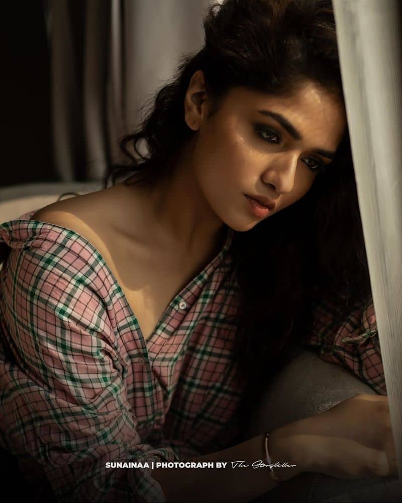 Actress Sunainaa Shirt open photo shoot going viral