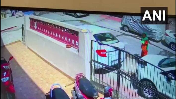 Rajasthan Women throw polythene bags full of spit in houses in Kota Rajasthan Women throw polythene bags full of spit in houses in Kota