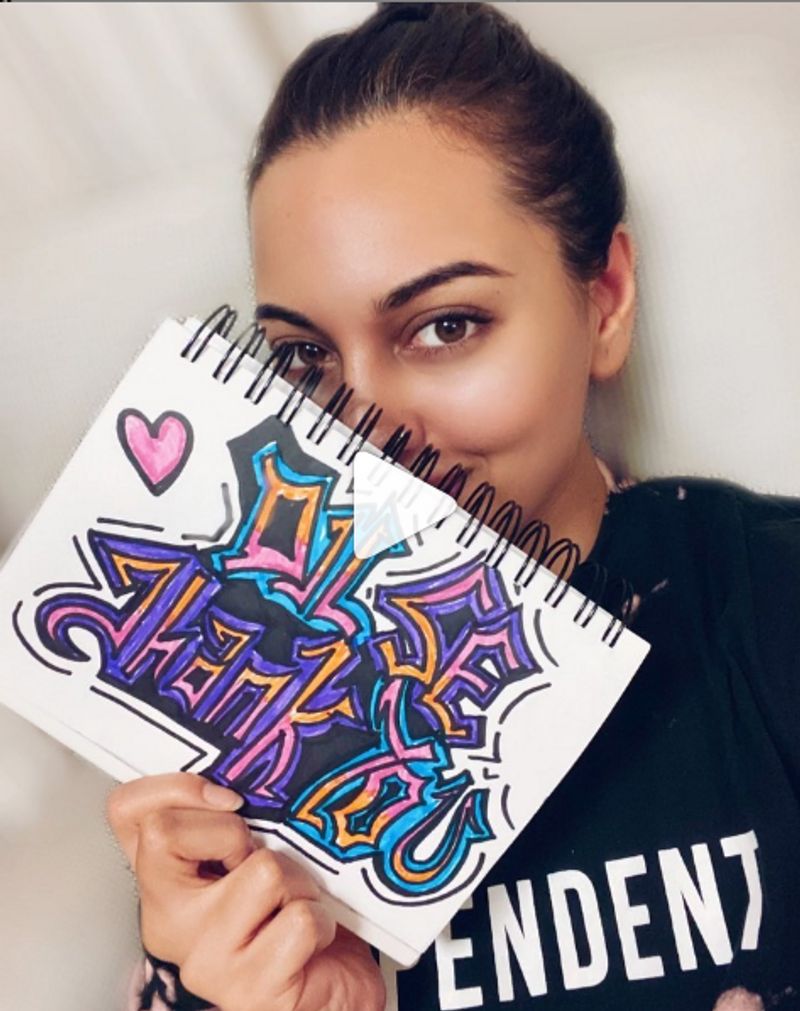 Sonakshi Sinha thanked all the people in the frontline in her recent post. Along with a picture, she wrote, "While we are in the safety of our homes waiting for this phase to pass, doctors, healthcare workers, the police force, essential service providers, volunteers & government officials are leading the battle against Corona. Here is a #DilSeThankYou to all of them for taking care of us".