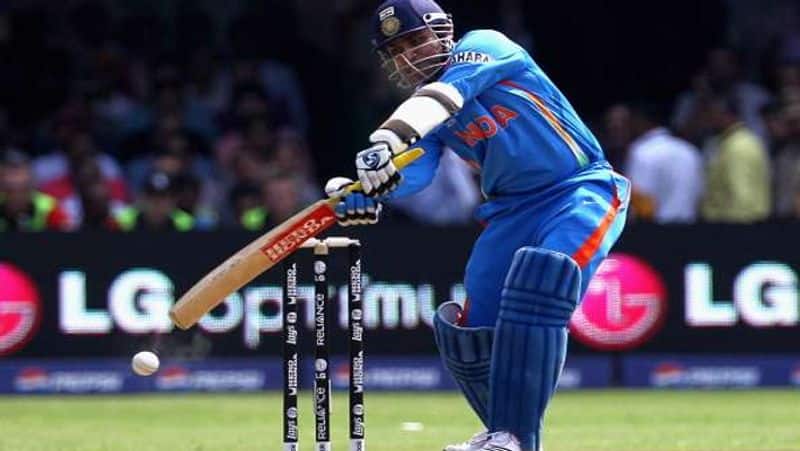 gavaskar picks sehwag is the most entertaining batsman in last 2 decades