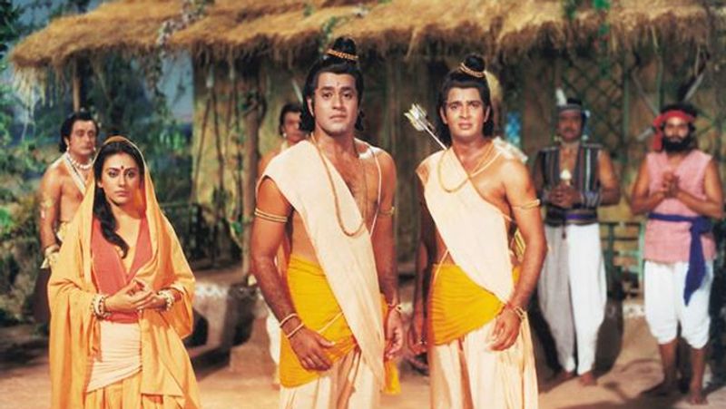'রামায়ণ'-এ সীতার কথা কার না মনে আছে। দীপিকা চিকলিয়া সীতার চরিত্রে অভিনয় করে সকলের নজর কেড়েছিলেন।
