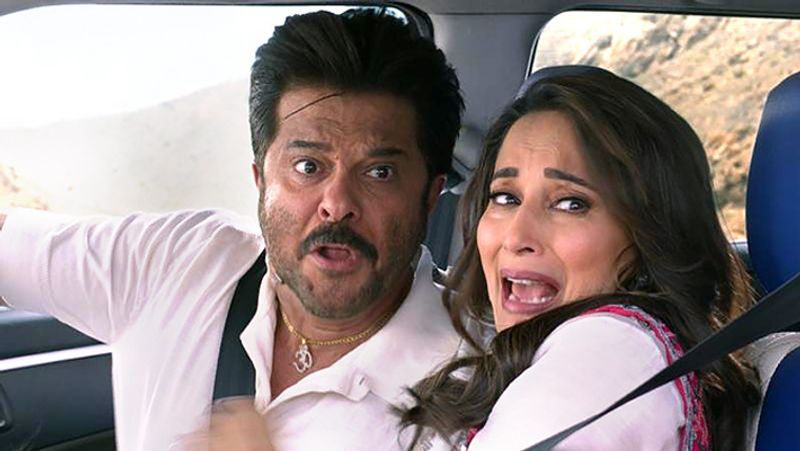 কেটে গিয়েছ দীর্ঘ ১৯ বছর। টোটাল ধামাল ছবিতে ফের জুটি বেধেছেন মাধুরী অনিল।