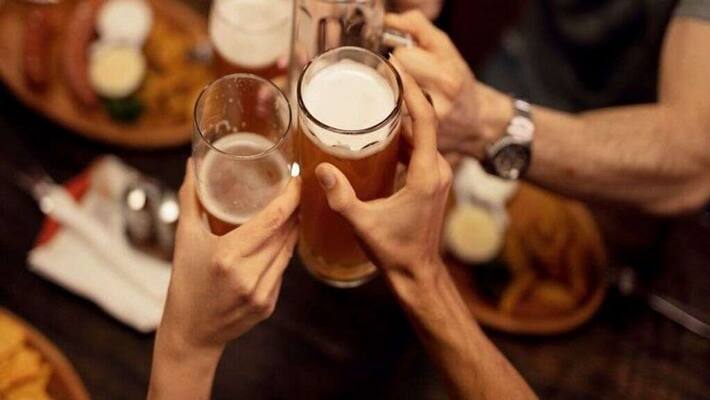 Research: Drinking too much alcohol in lockdown can weaken the immune system MJA Research: Drinking too much alcohol in lockdown can weaken the immune system MJA