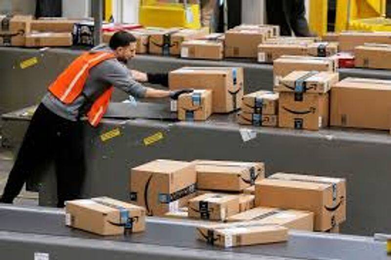 Amazon Hire 1.75 Lakh Employees for Deliver Online orders to US People
