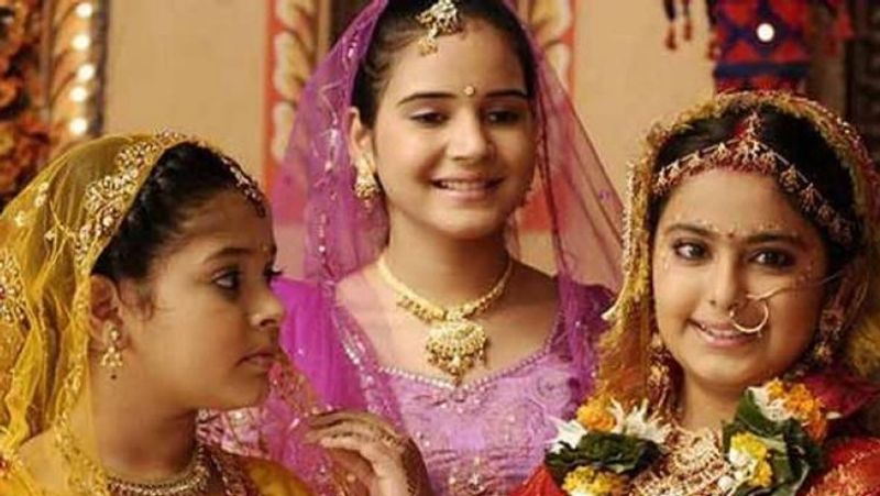 'बालिका वधू' में आनंदी के कैरेक्टर से फेम कमाने वालीं अविका गौर 22 साल की है। पर्सनल लाइफ की बात करें तो अविका गुजराती फैमिली से बिलॉन्ग करती हैं।

