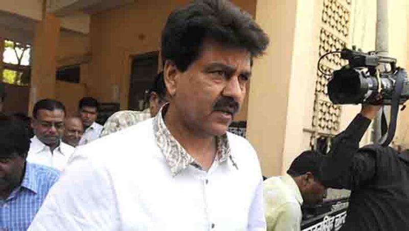 करीबन 6 साल बाद प्रभाकर के ऊपर से बैन हटाया गया पर इससे पहले ही साल 1996 में उनका करियर खत्म हो चुका था।