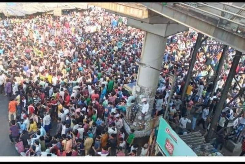 എന്നാല് മുംബൈയിലെ ബാന്ദ്രയില് തടിച്ചു കൂടിയ കുടിയേറ്റത്തൊഴിലാളികള് വീട്ടിലേക്ക് പോകണമെന്നാവശ്യപ്പെട്ടെങ്കിലും ആരുടെയും കൈയില് ബാഗുണ്ടായിരുന്നില്ലെന്ന് ബിജെപി നേതാവ് കപില് മിശ്ര ആരോപിച്ചു.