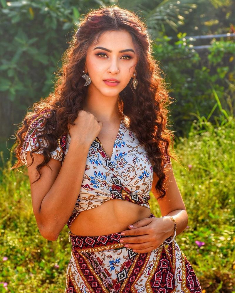 Eshanya maheshwari 