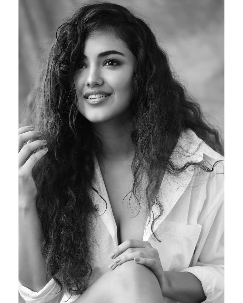 Malavikasharma 